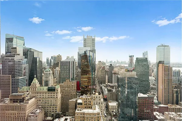 Sold by GARG Real Estate | media 11