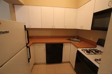 Rented by Robyn Lee, LREB