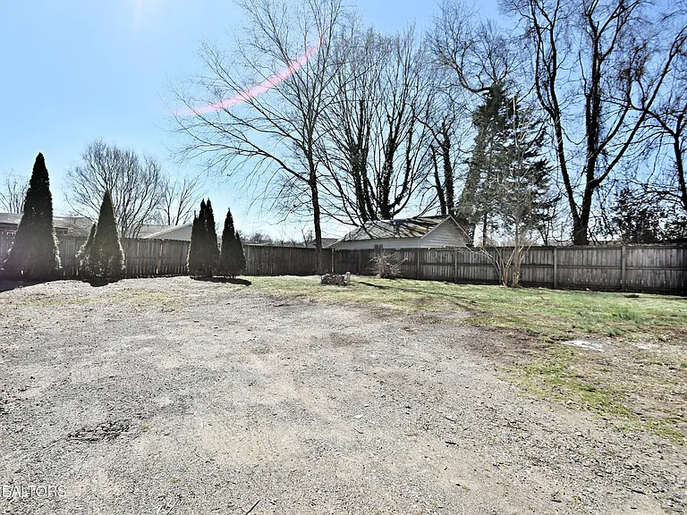 2622 Fairmont Blvd — Photo 24