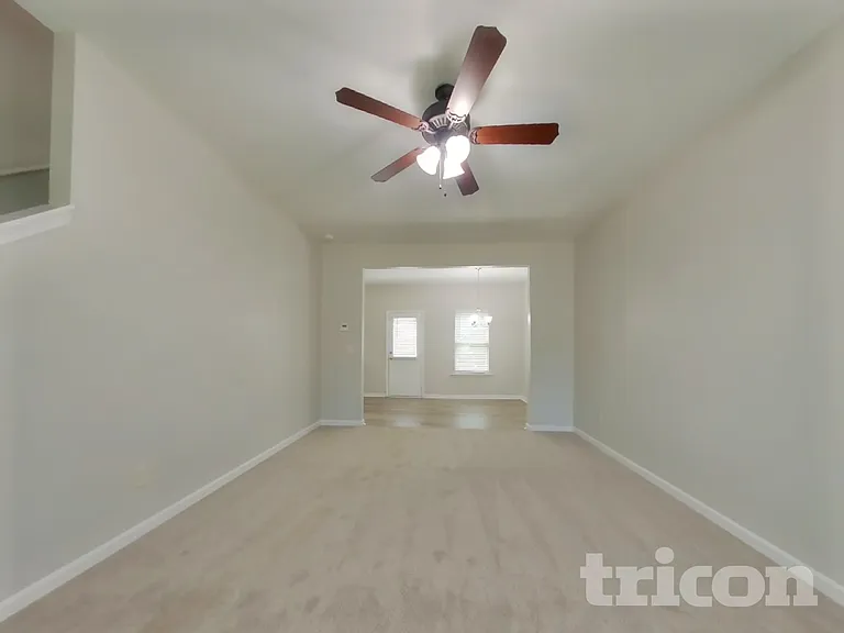 45 Wyndham Ct SE — Photo 3