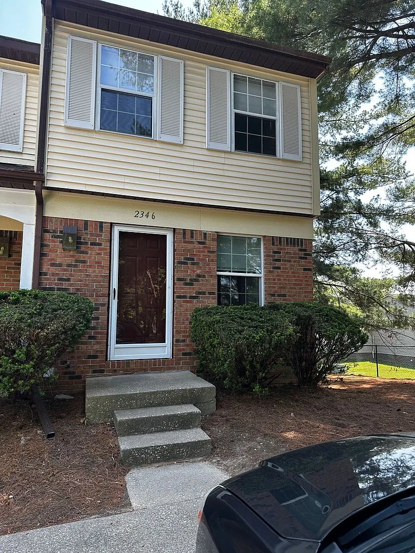 2346 S Burberry Lane — Photo 1