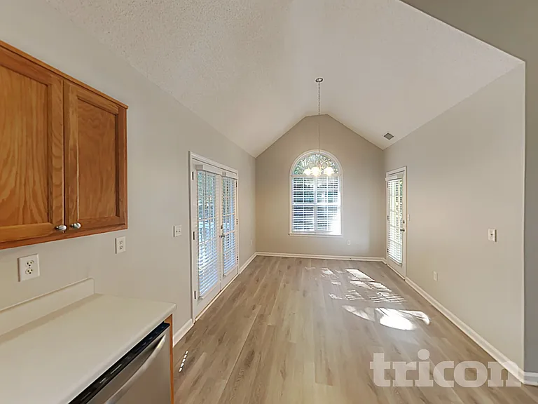 665 Skyline Dr — Photo 22