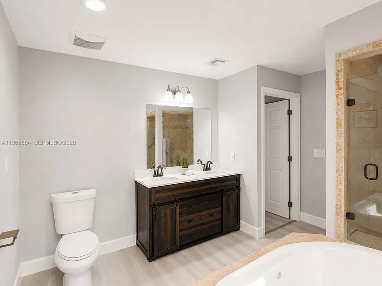 901 SW 121st Ave — Photo 9