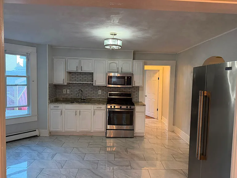 18 Cedar St #1 — Photo 5