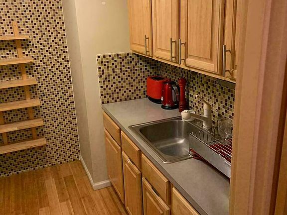 3rd image of 2355 E 12th St APT 4R