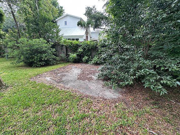 4th image of 1496 Seminole St