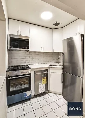 Rented by Bond New York | media 7