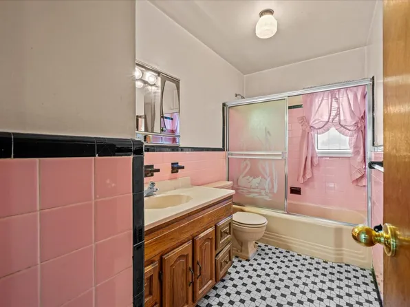 1344 East 64th Street image 6 of 27