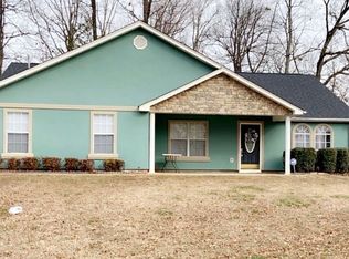 203 Palmetto Dr, Greer, SC 29651