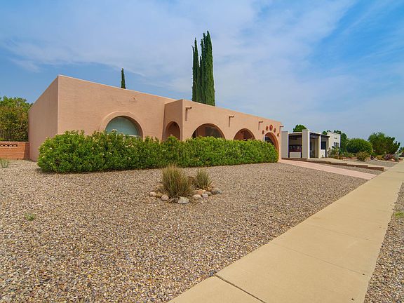3rd image of 1520 S San Luis