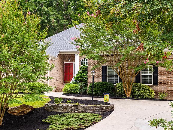 2nd image of 2516 Wyndemere Ct