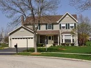 12 Camden Ct, Cary, IL 60013