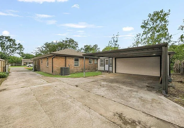2409 Estate Dr — Photo 28