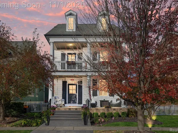 424 Roosevelt St, Canton, MI 48188