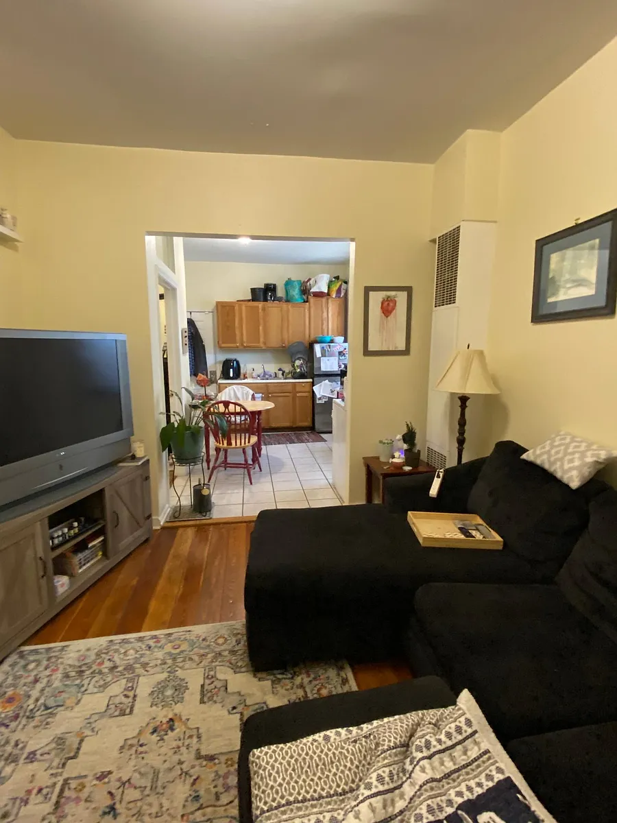 Building Photo - 1310 N Artesian Ave #1R