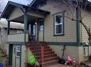 1412 1/2 -1 E 10th Pl, The Dalles, OR