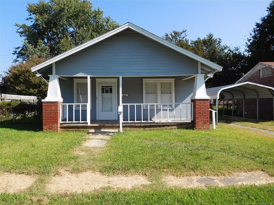 1st image of 703 E Seminole Ave