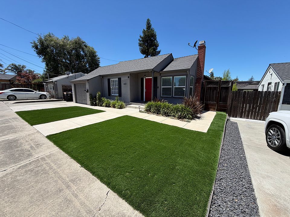 1st image of 2833 Ponderosa Dr