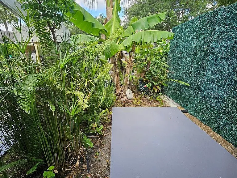 3015 SW 21st Ter #371B — Photo 2
