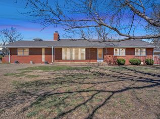 1300 W 6th St, Newton, KS 67114