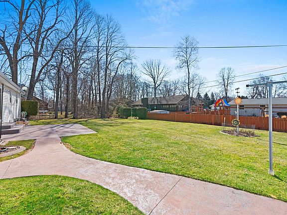 5th image of 2245 Larkspur Dr