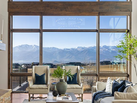 5th image of 707 N Chimney Rock Rd