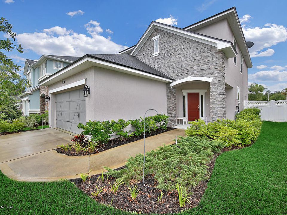 1st image of 102 Forest Edge Dr