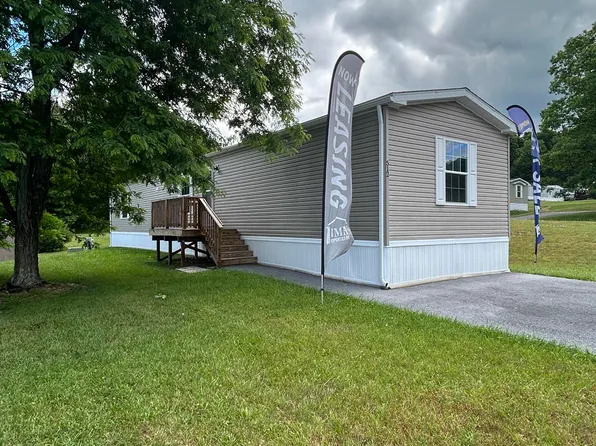 512 Earnhardt Dr, Altoona, PA 16601