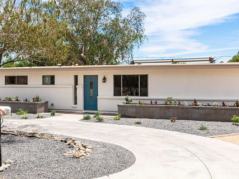 2571 E Captain Dreyfus Ave — Photo 1