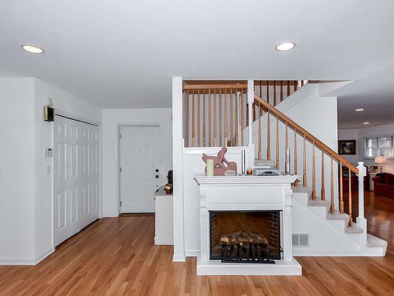 4th image of 1751 Chapel Ct