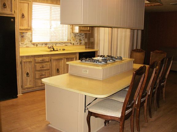 3rd image of 42 Mirage Dr