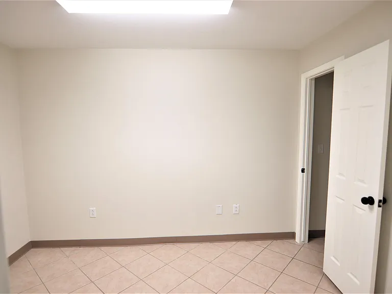 1037 S Main St #1 — Photo 6