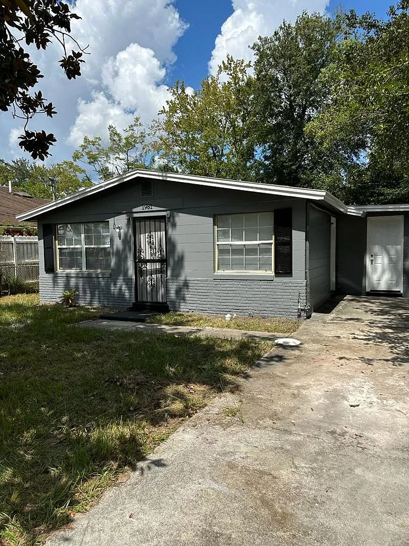 Move-In Special! $500 Deposit + $500 First Month's Rent! — Photo 3