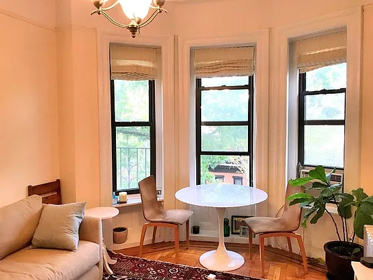 Rented by Rapid Realty Cobble Hill | media 24