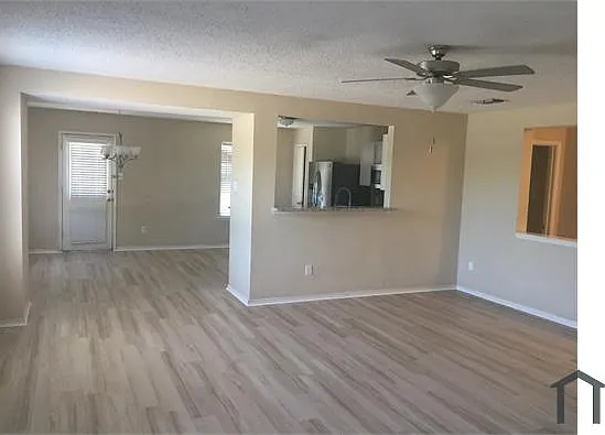 1669 Crown Point Dr — Photo 6