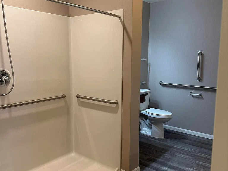 Sierra Court — Photo 6