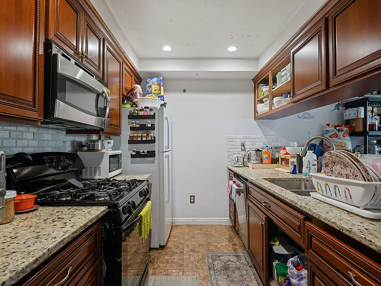 476 W Wooley Rd — Photo 9