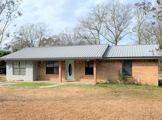 15 Giles Dr, Laurel, MS 39443