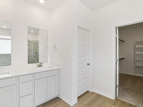 224 Divisadero Dr, Hutto, TX 78634