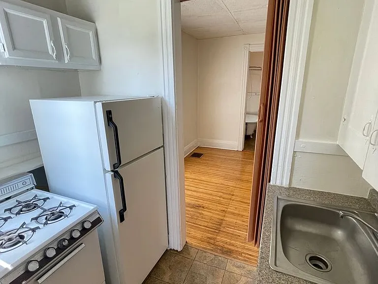 385 Meigs Street — Photo 6