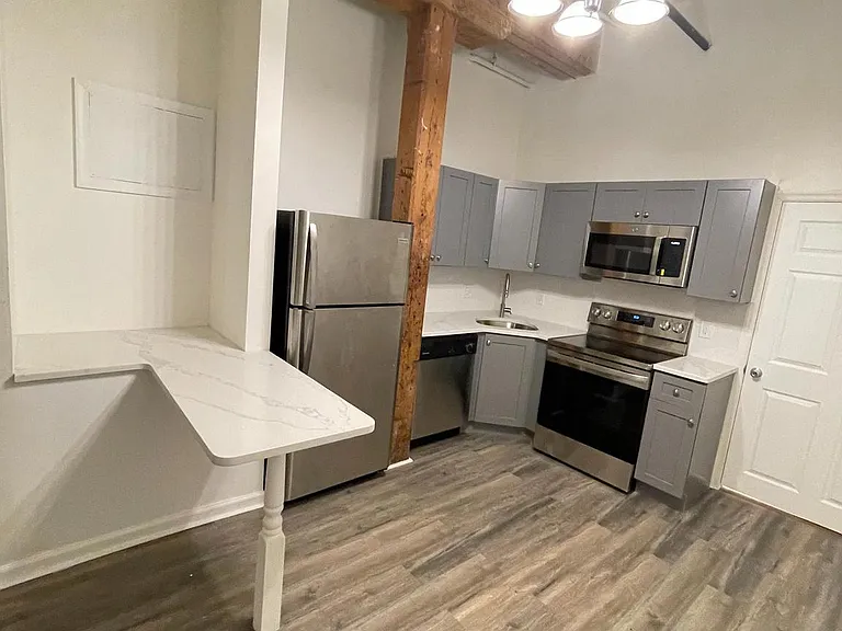 1020 Hamilton St #4 — Photo 9