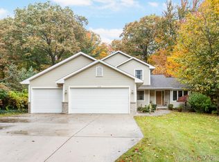 18101 Lovell Rd, Spring Lake, MI 49456