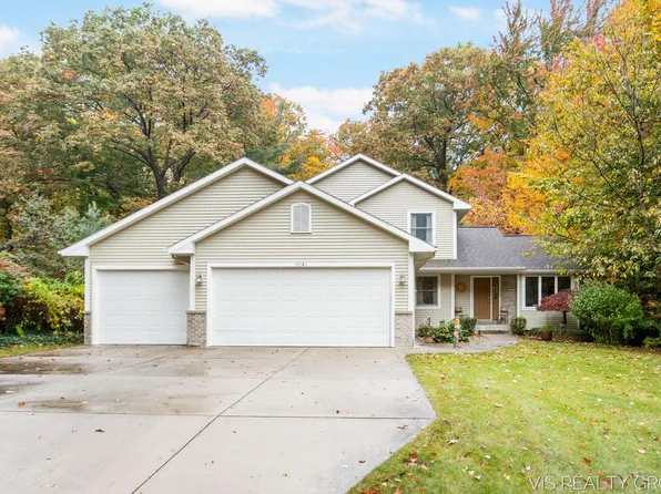 18101 Lovell Rd, Spring Lake, MI 49456