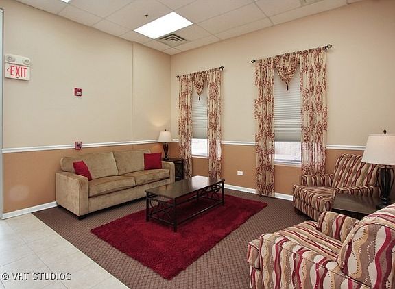 2nd image of 10 N Lake St APT 302