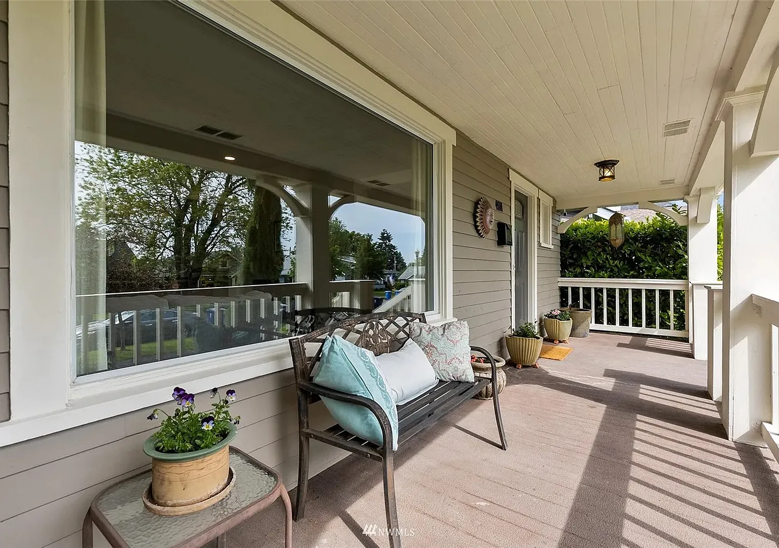 Beautiful, Spacious Tacoma Home! Apply today! — Photo 3