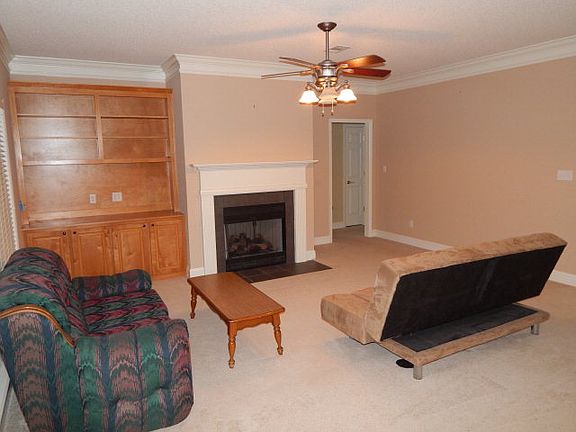 3rd image of 111 Chesapeake Ct