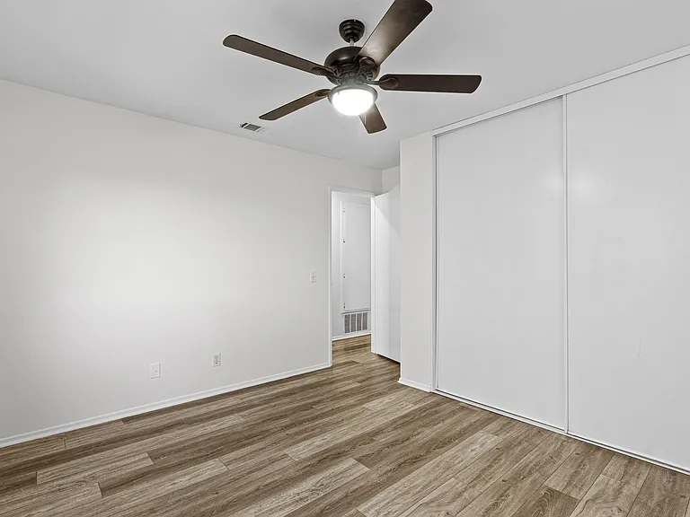 Summer House Apartments — Photo 19
