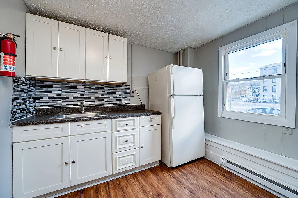 1 bed, 850 sqft, $995 — Photo 4
