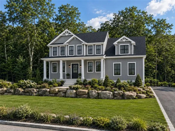 75 Elite Dr, Cranston, RI 02921