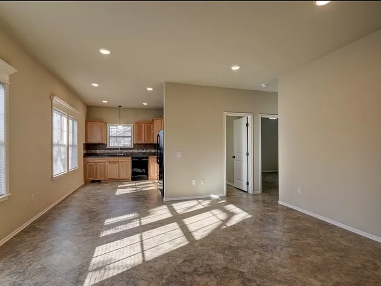 204 W Stonebrook St #204 — Photo 4